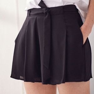Aritzia Sunday Best Westley Shorts